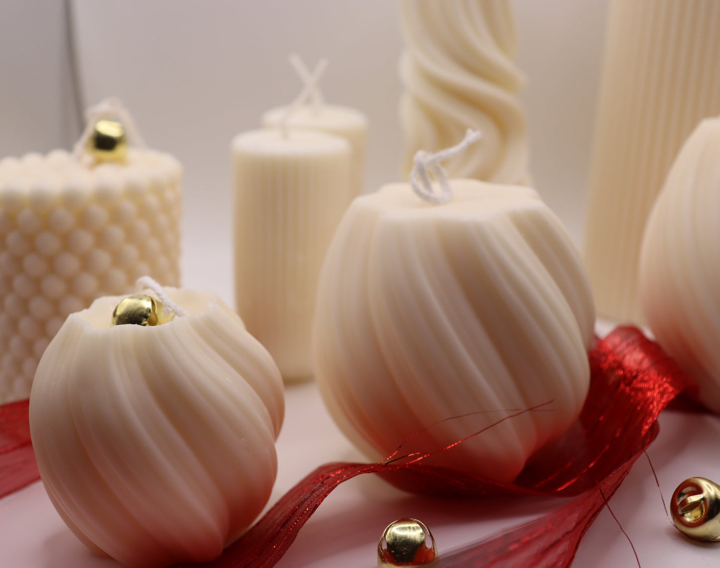 Elegant Swirl Design Candle