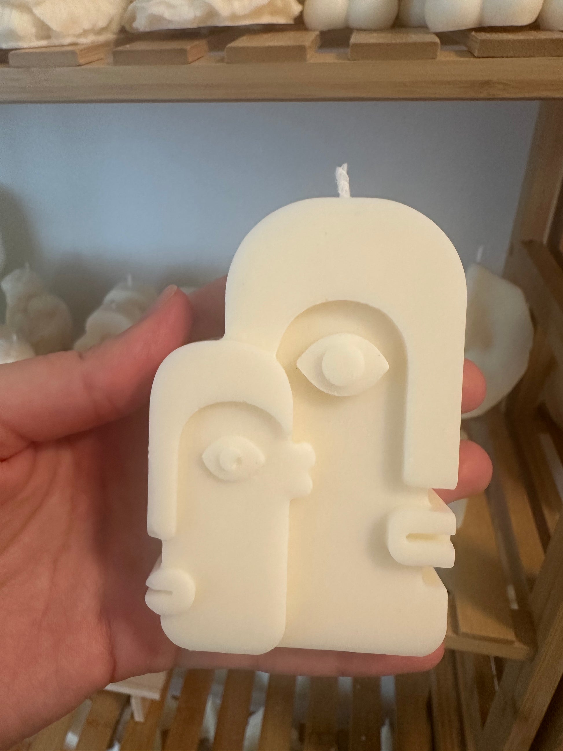Nordic-style decorative candle featuring a minimalistic couple design, perfect for modern home decor.