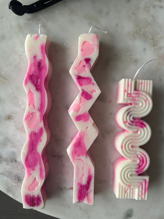 Aesthetic Zigzag Wave candles – ideal for home decor, gifts, and relaxation