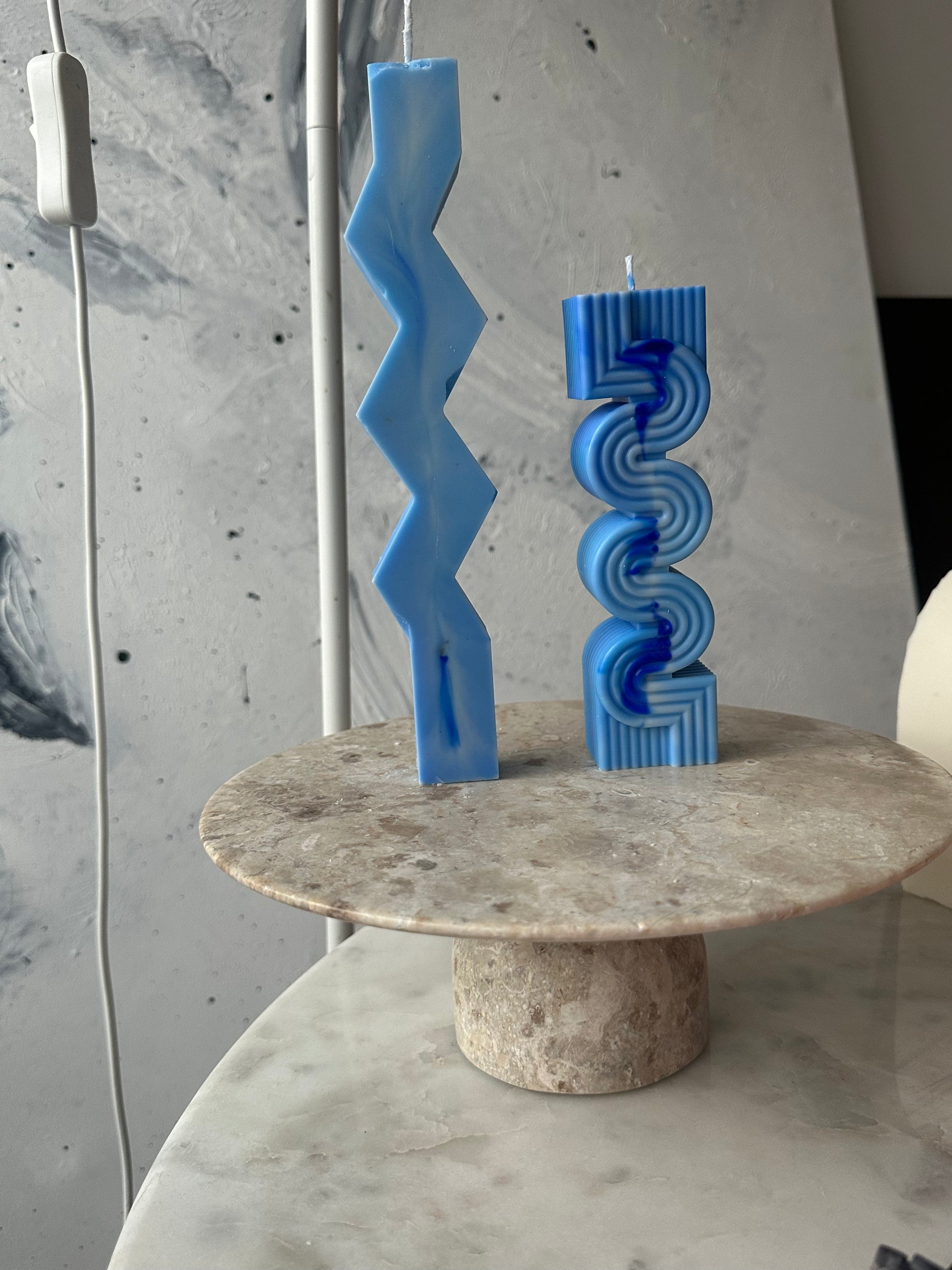 Minimalist 3-piece Zigzag Wave candle set – handcrafted and elegant.